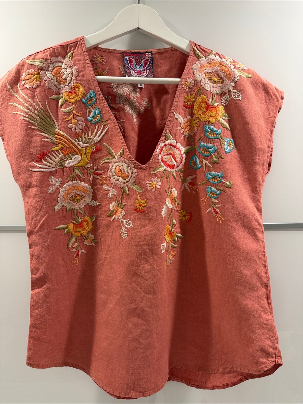 JOHNNY WAS 100% Linen Embroidered V-Neck Top in Rust